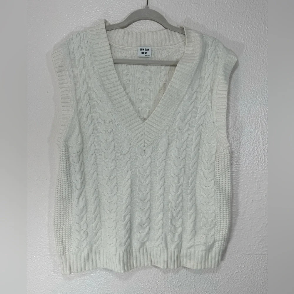Sunday Best Cable Knit White Pullover V-Neck Sweater Vest Women’s Medium